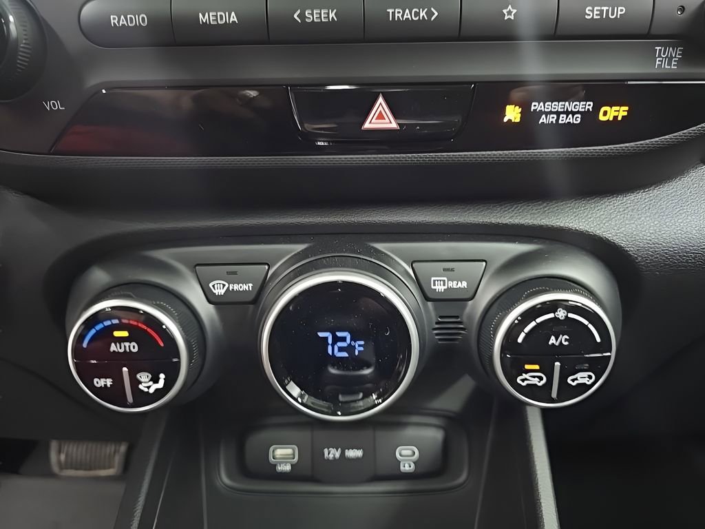 Certified 2024 Hyundai Venue SEL image 26