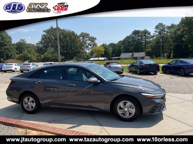 Used 2026 Hyundai Elantra SE FWD image 8