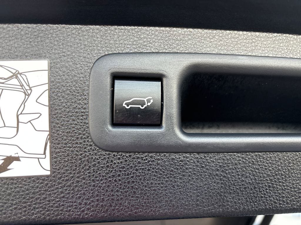 Used 2022 Toyota Highlander Limited AWD/4WD image 46