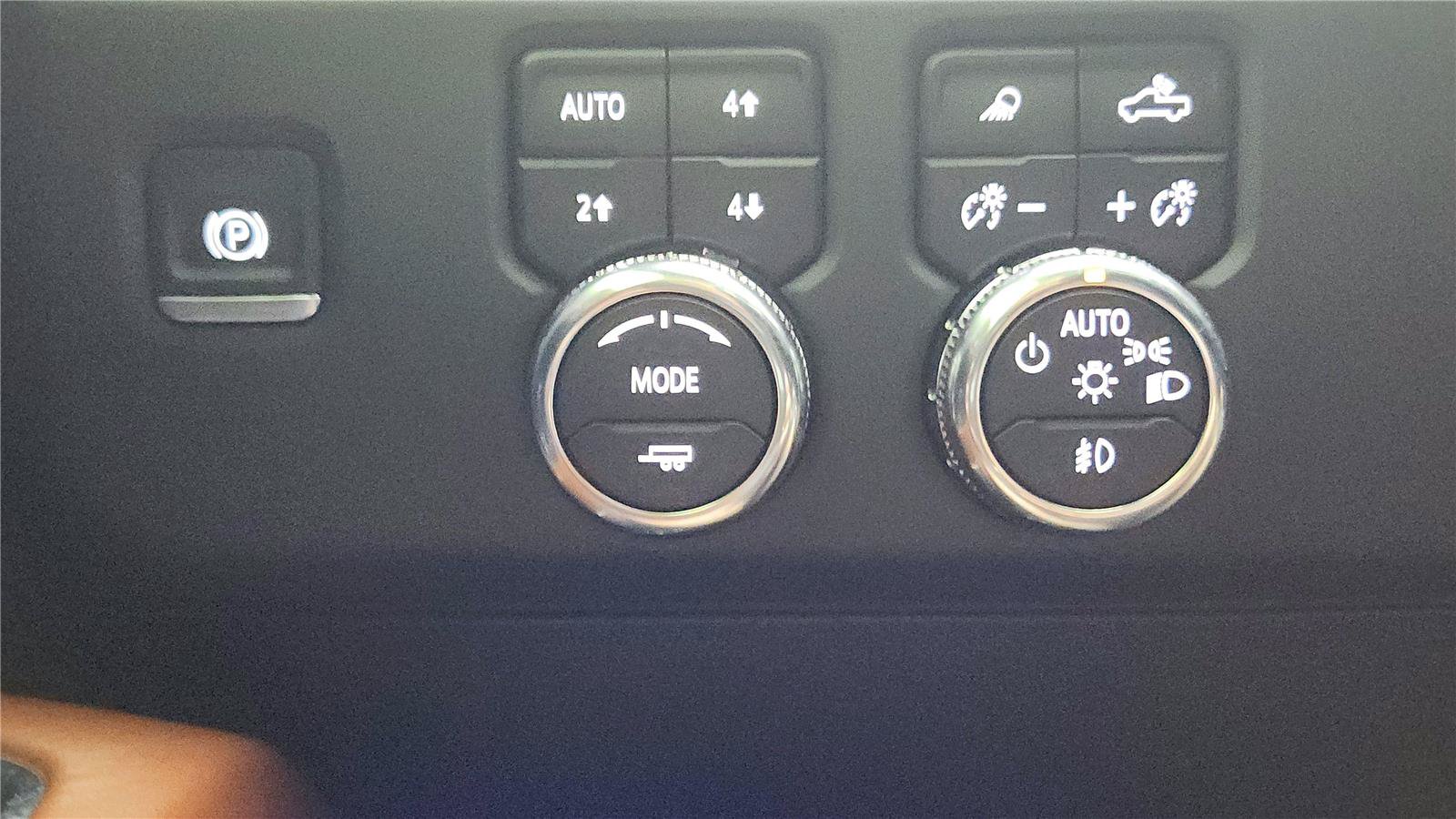 Used 2024 GMC Sierra 1500 Denali Ultimate AWD/4WD image 32
