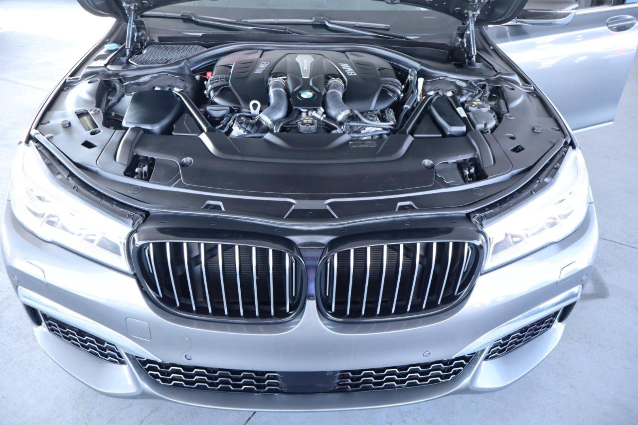 Used 2018 BMW 750i RWD image 40