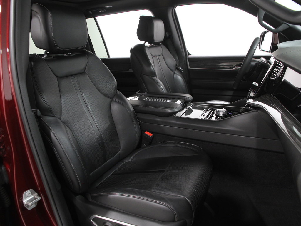 Used 2022 Jeep Wagoneer Series III w/ Premium Group I image 18