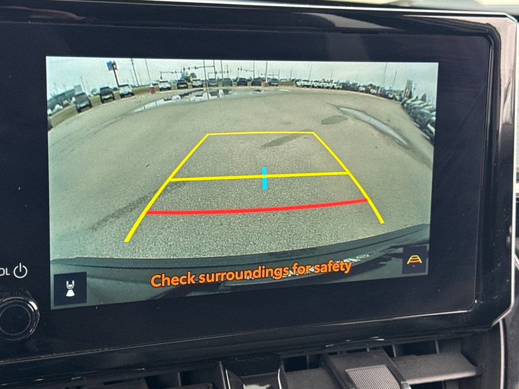 Used 2024 Toyota Corolla Cross XLE image 25