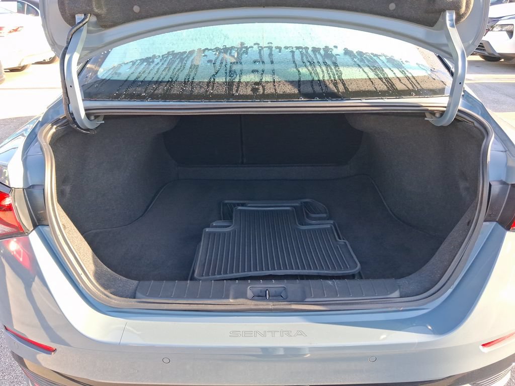 Used 2025 Nissan Sentra SR FWD image 14