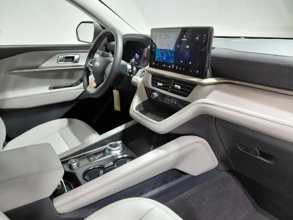 New 2026 Ford Explorer Active w/ Active Comfort Package AWD/4WD image 17
