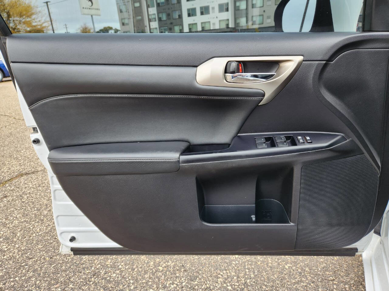 Used 2014 Lexus CT 200h image 19