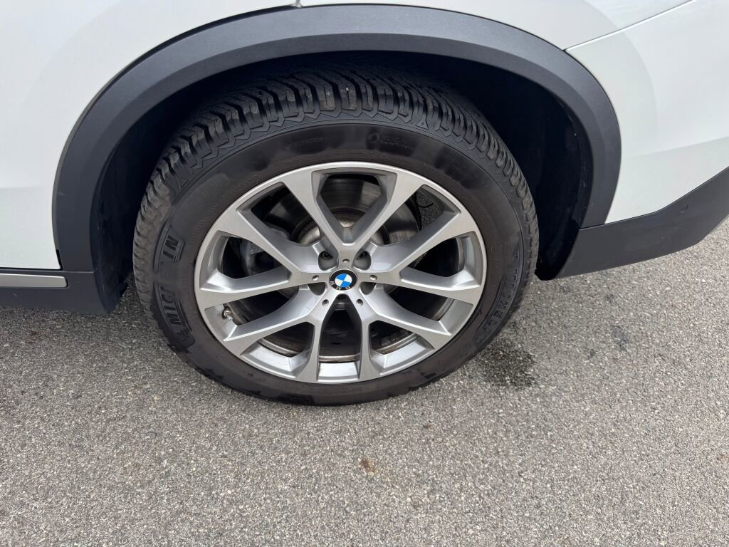 Used 2021 BMW X5 xDrive40i w/ Convenience Package image 25