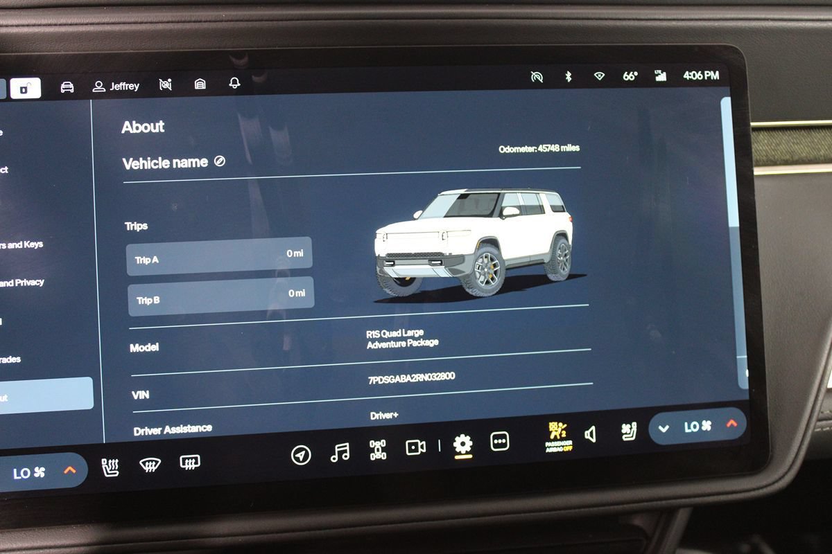 Used 2024 Rivian R1S Adventure Quad AWD/4WD image 23