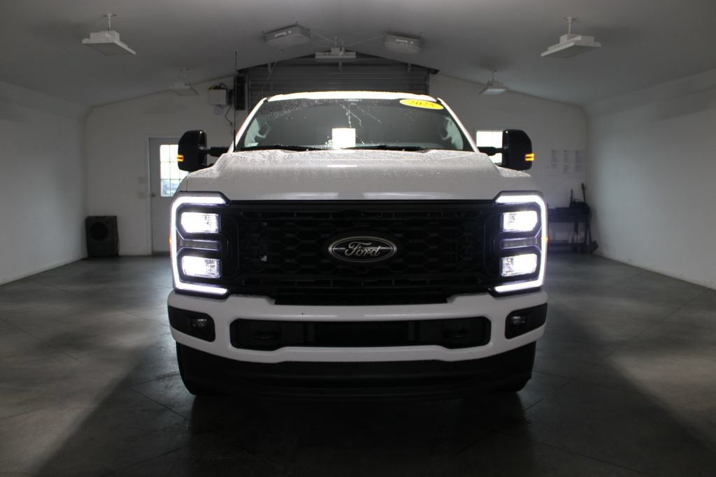 Used 2025 Ford F250 Lariat w/ Black Appearance Package AWD/4WD image 56
