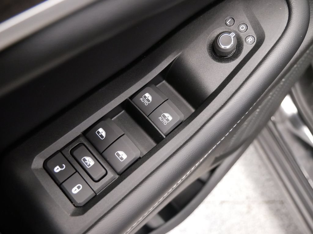 New 2026 Jeep Grand Cherokee Altitude AWD/4WD image 18