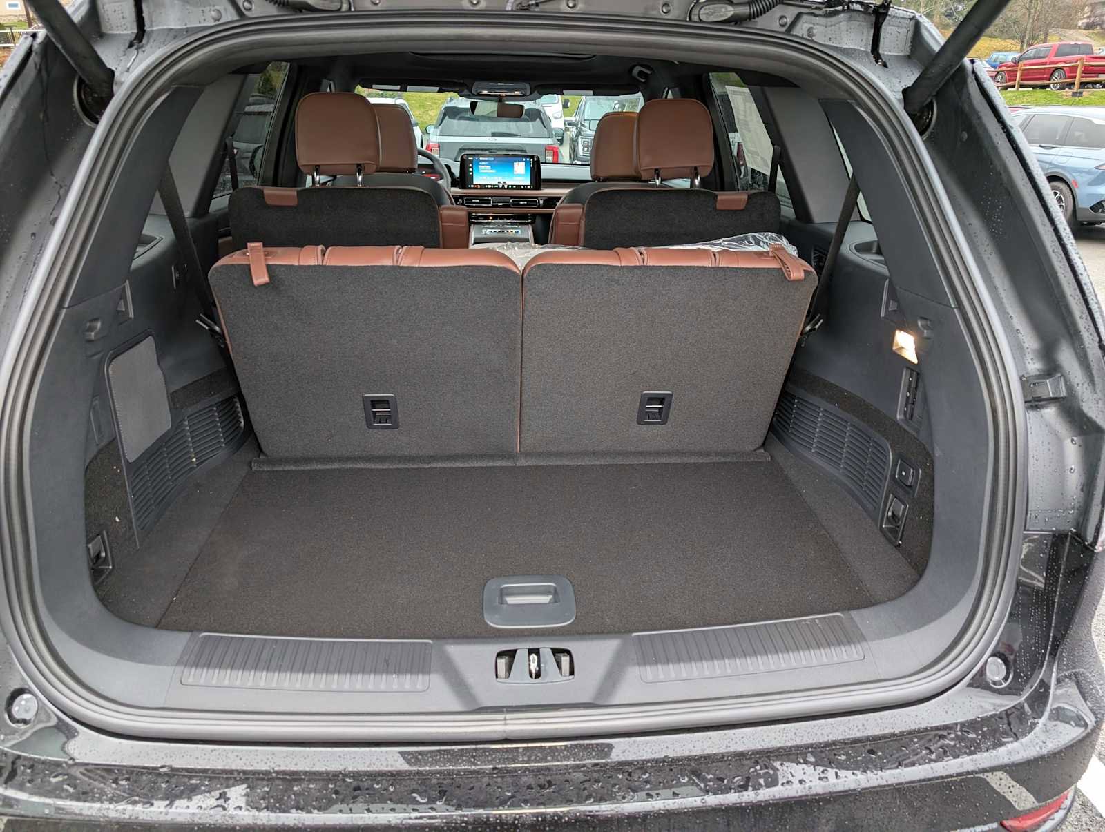 New 2026 Lincoln Aviator Reserve w/ Jet Appearance Package AWD/4WD image 7