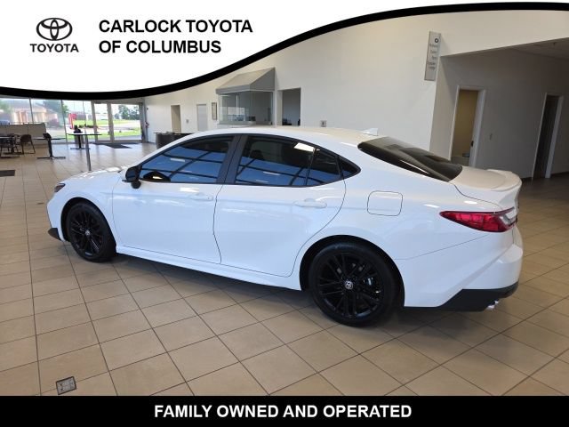 Used 2026 Toyota Camry SE FWD image 10
