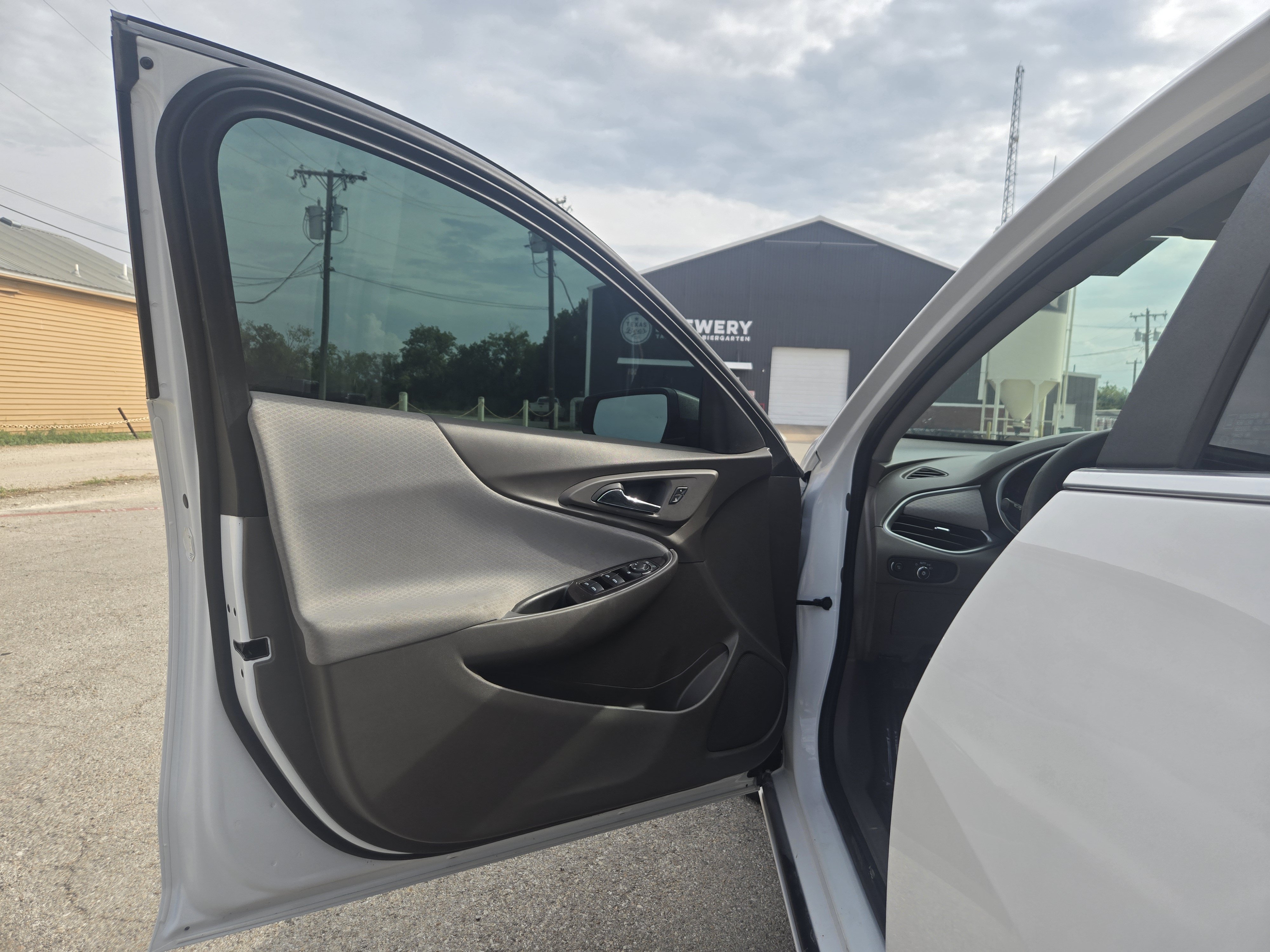 Used 2020 Chevrolet Malibu LS FWD image 5