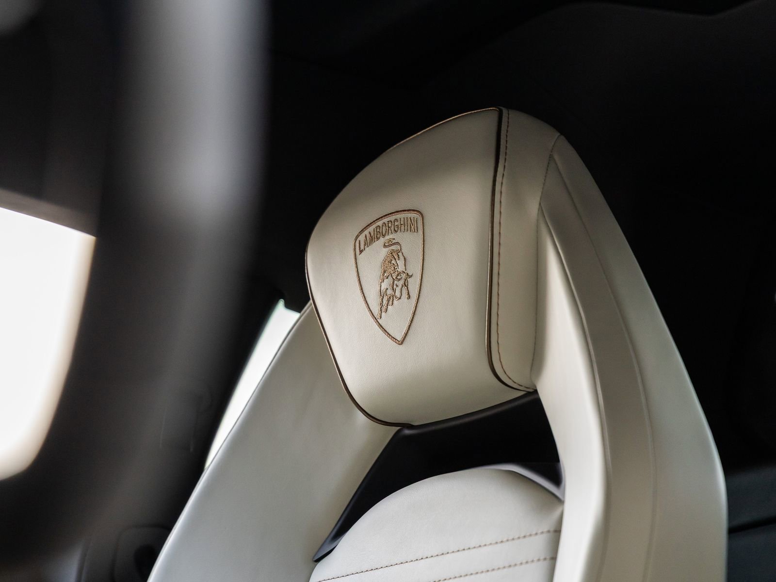 Used 2024 Lamborghini Revuelto AWD/4WD image 28