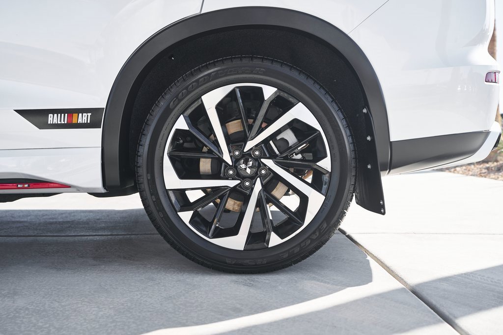 Used 2024 Mitsubishi Outlander Ralliart image 8