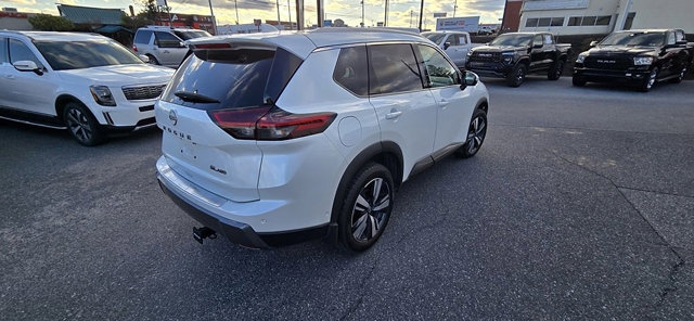 Used 2024 Nissan Rogue SL image 6