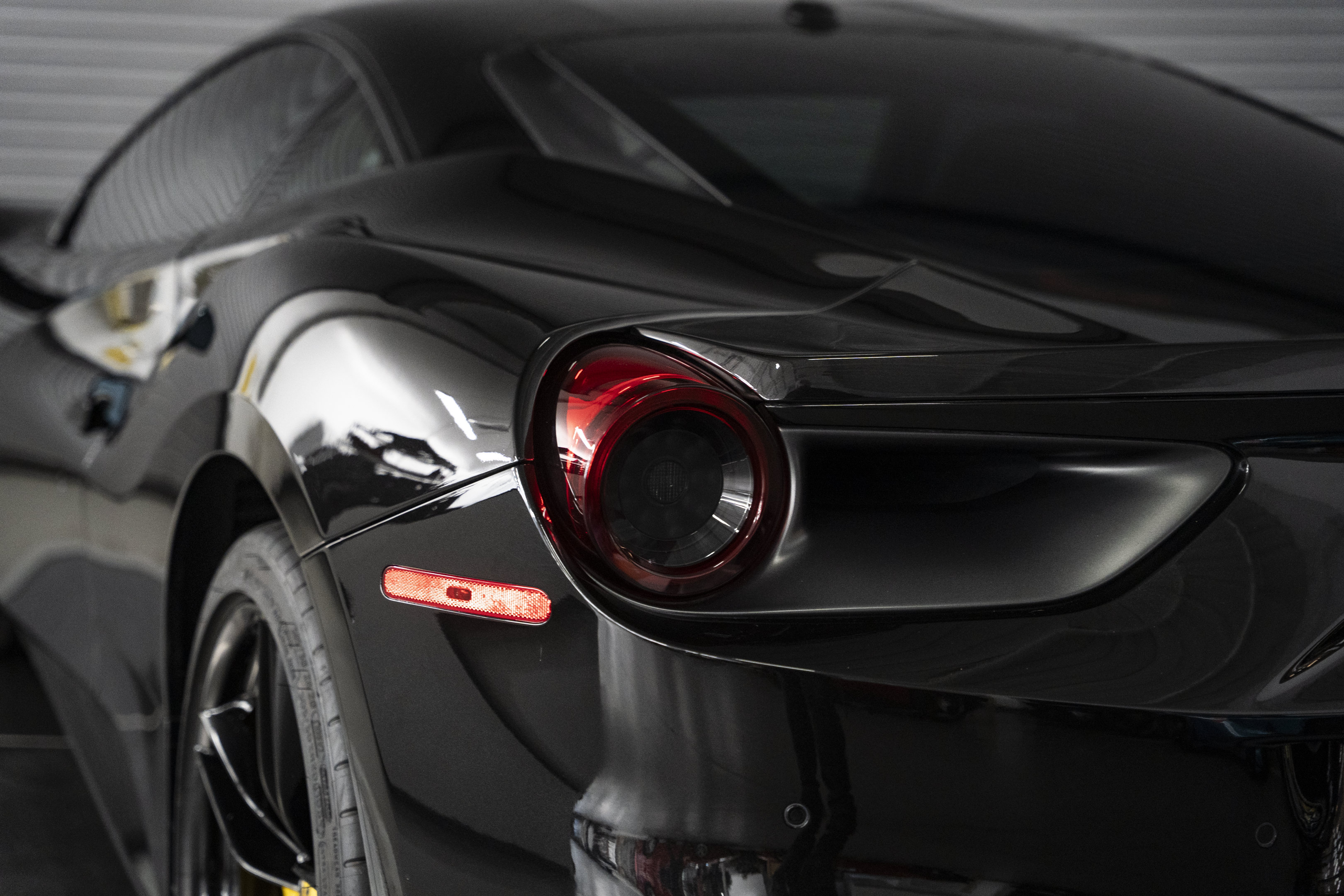 Used 2016 Ferrari 488 GTB RWD image 11