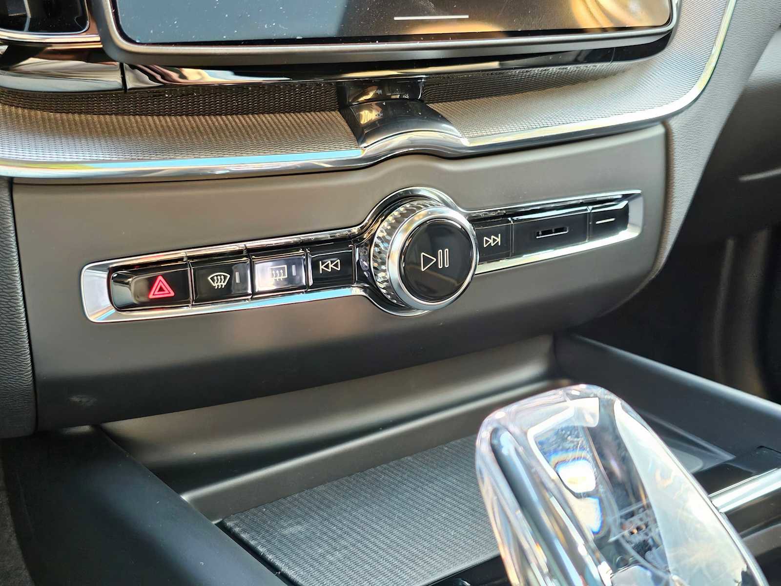 New 2026 Volvo XC60 B5 Ultra w/ Protection Package Premier image 22
