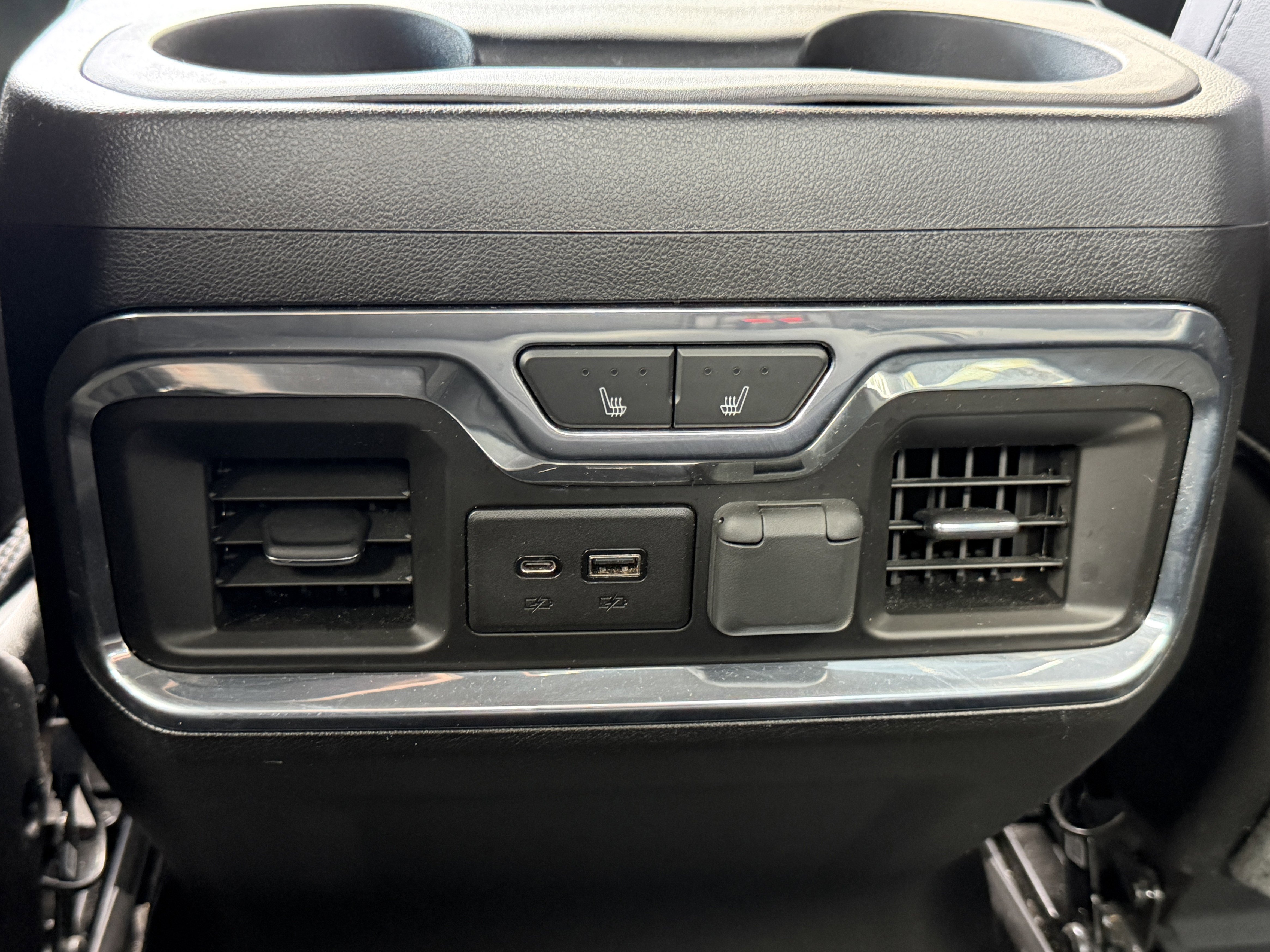 Used 2019 Chevrolet Silverado 1500 High Country w/ Technology Package image 13