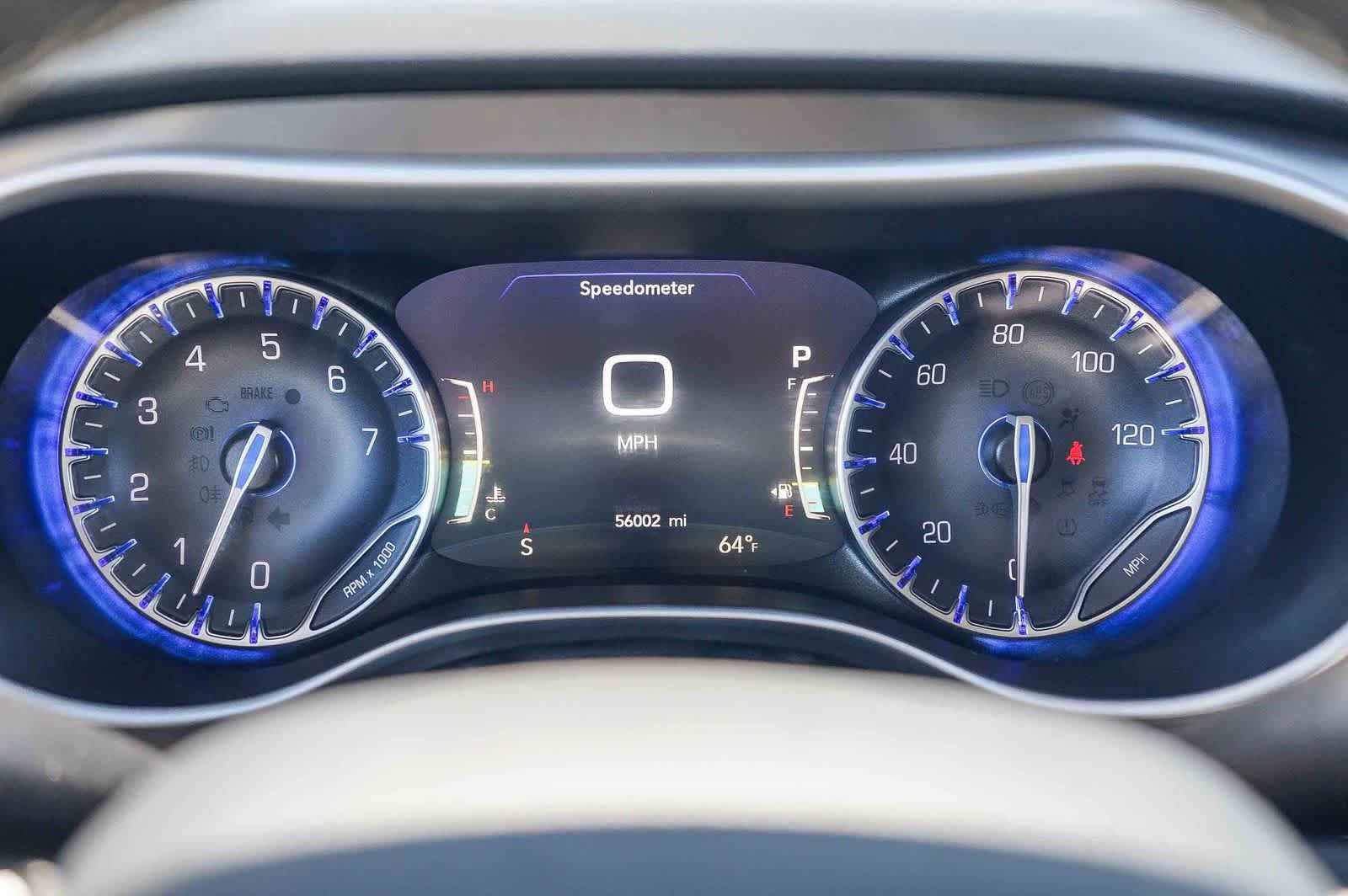 Used 2024 Chrysler Pacifica Touring-L image 21