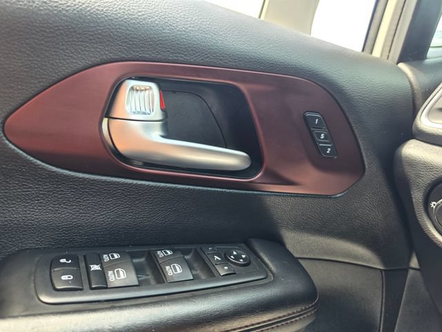 Used 2020 Chrysler Pacifica Limited FWD image 28