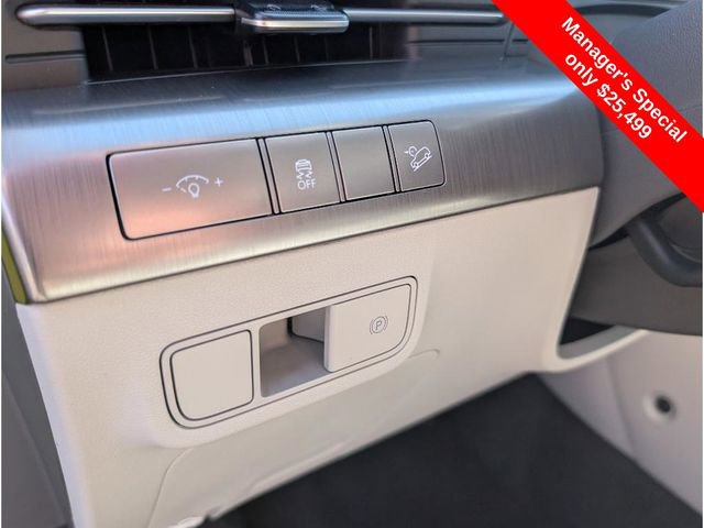 Certified 2025 Hyundai Kona SEL image 17