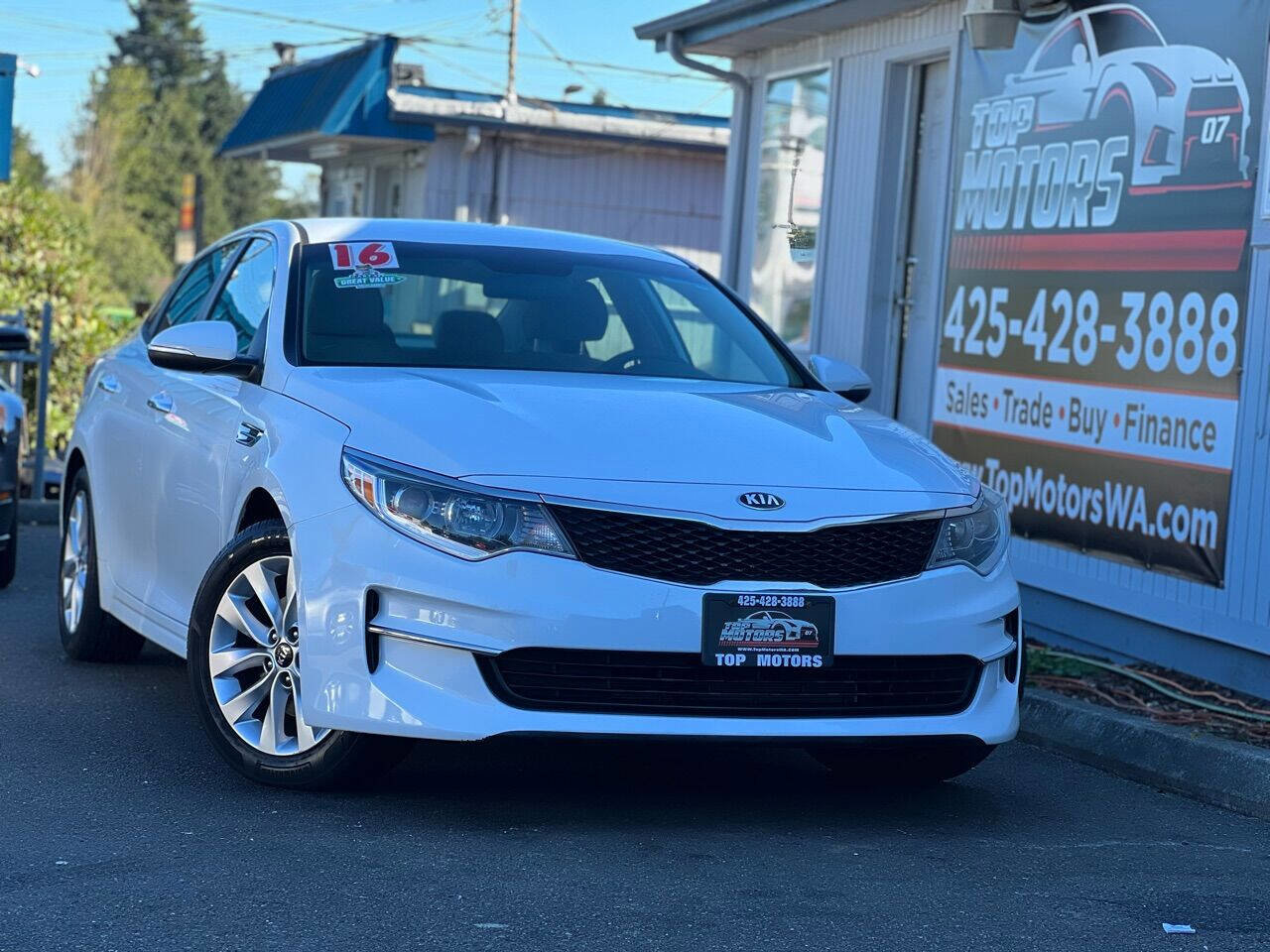 Used 2016 Kia Optima LX w/ Option Group 014 FWD image 1