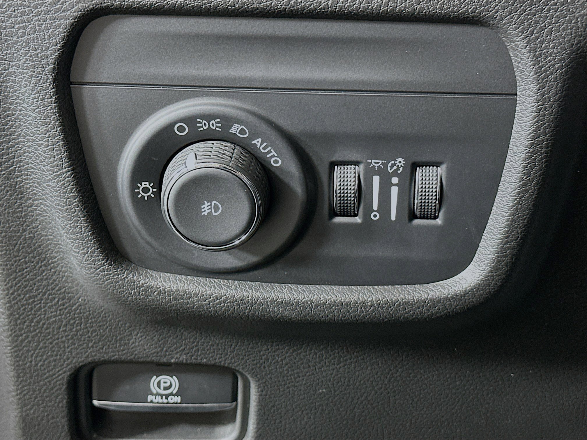 Used 2022 Jeep Grand Cherokee Limited image 17