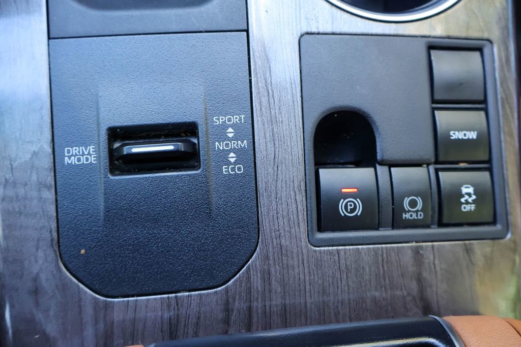 Used 2024 Toyota Highlander Platinum image 19