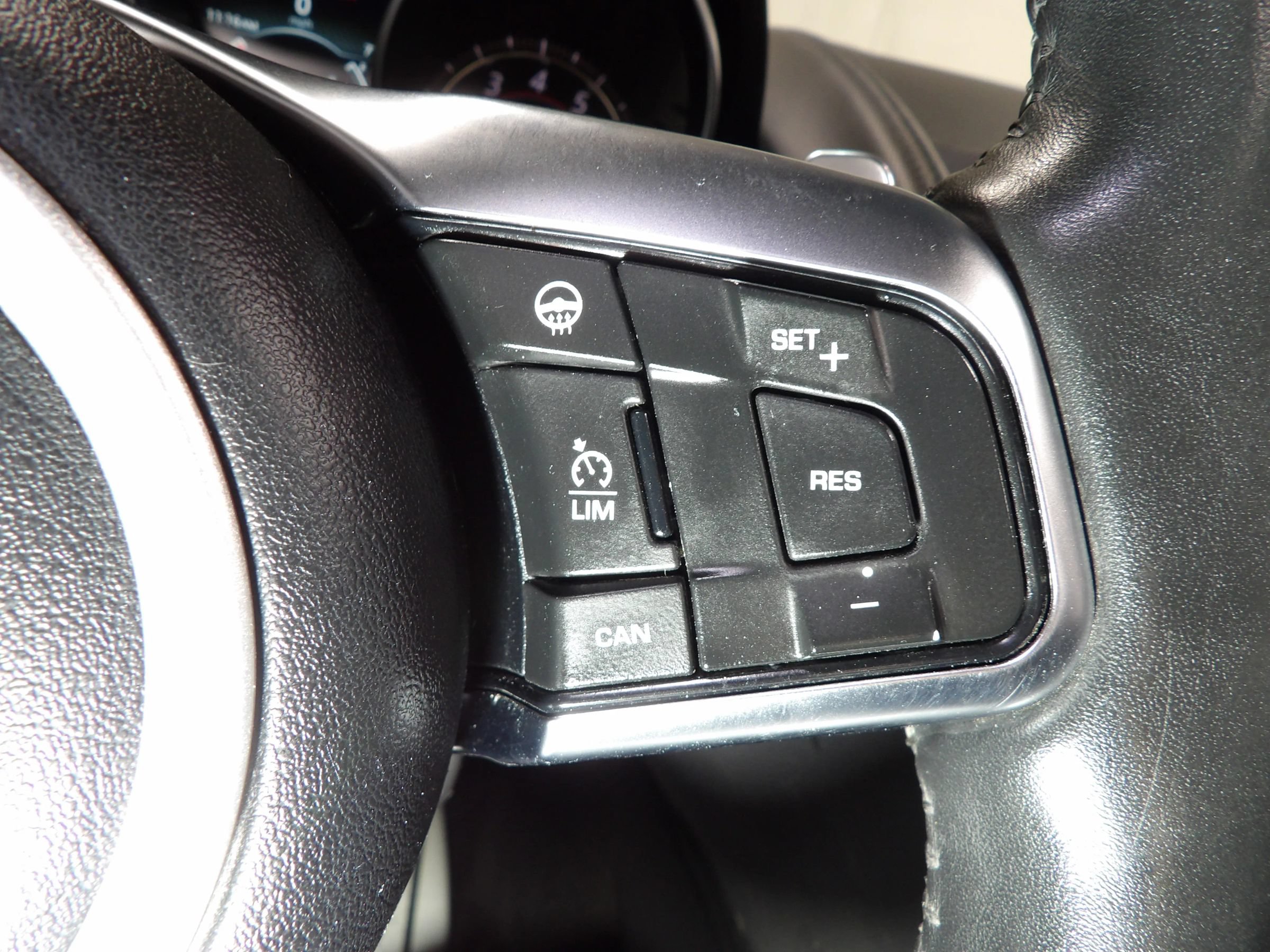 Used 2020 Jaguar F-TYPE Convertible RWD image 27