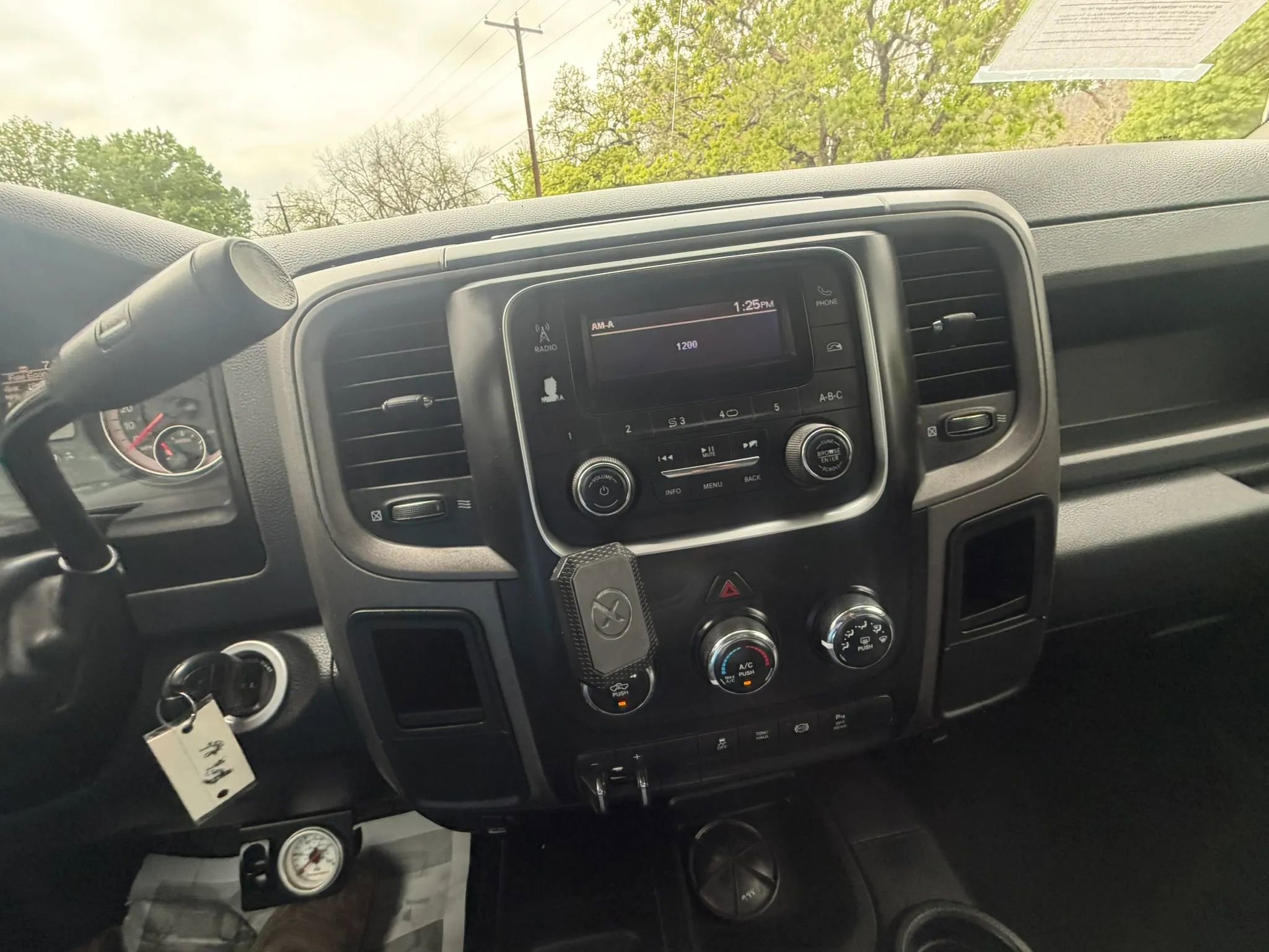 Used 2018 RAM 2500 Tradesman w/ Chrome Appearance Group AWD/4WD image 19