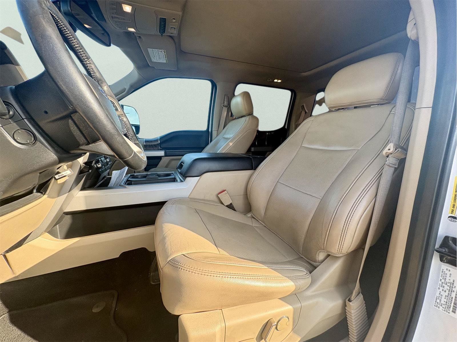 Used 2019 Ford F250 Lariat w/ Lariat Ultimate Package AWD/4WD image 13