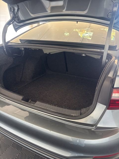 Used 2024 Volkswagen Jetta SE FWD image 21