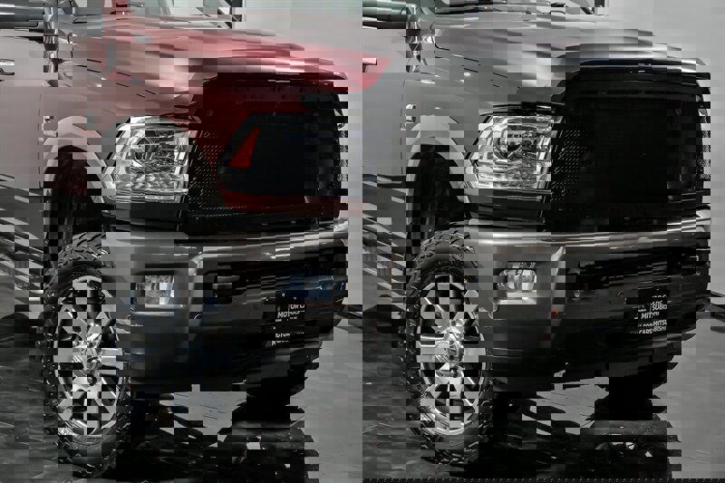 Used 2018 RAM 3500 Laramie Longhorn w/ Longhorn Southfork Package image 2