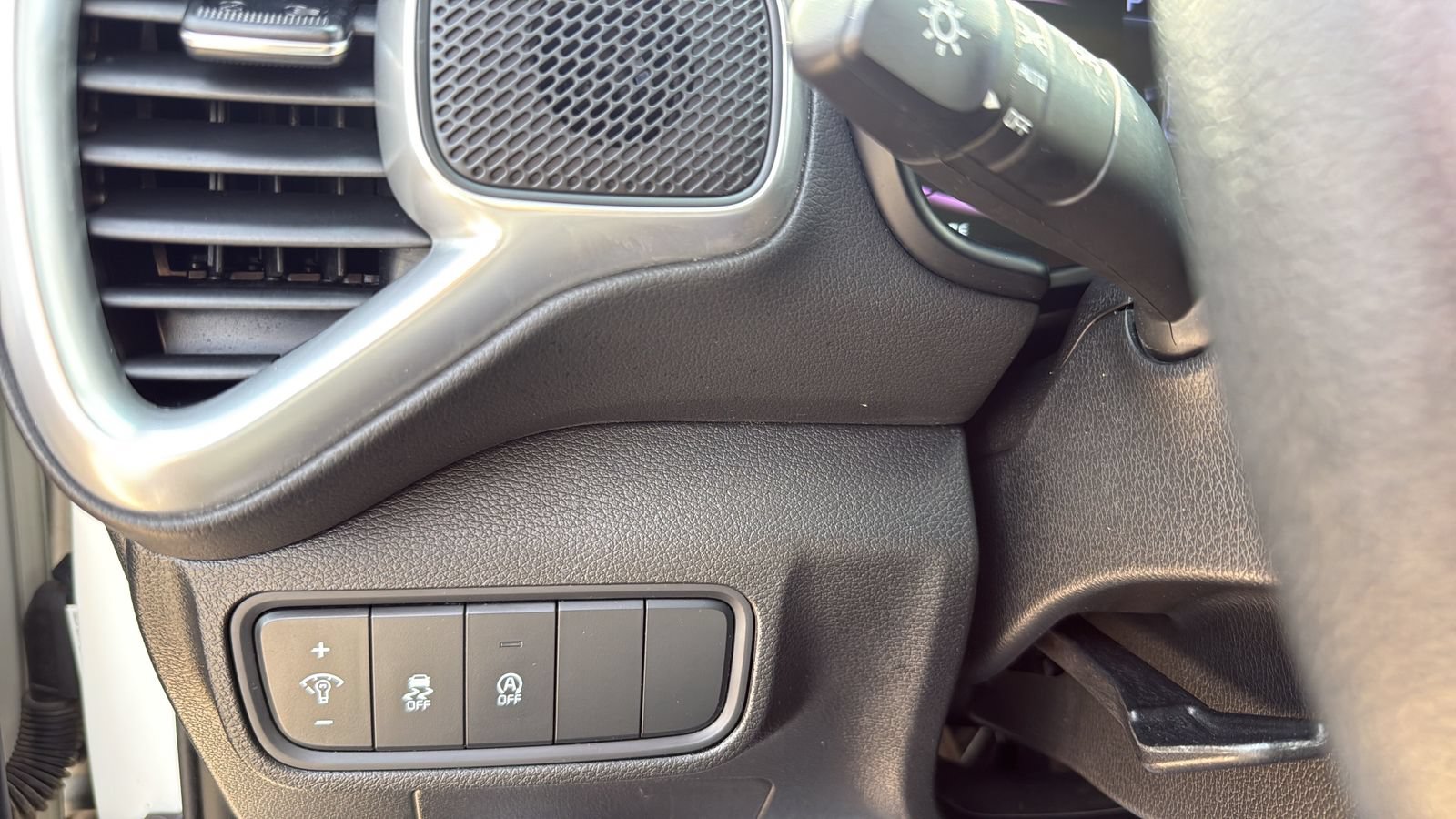 Used 2024 Kia Soul LX w/ Option Group 015 FWD image 17