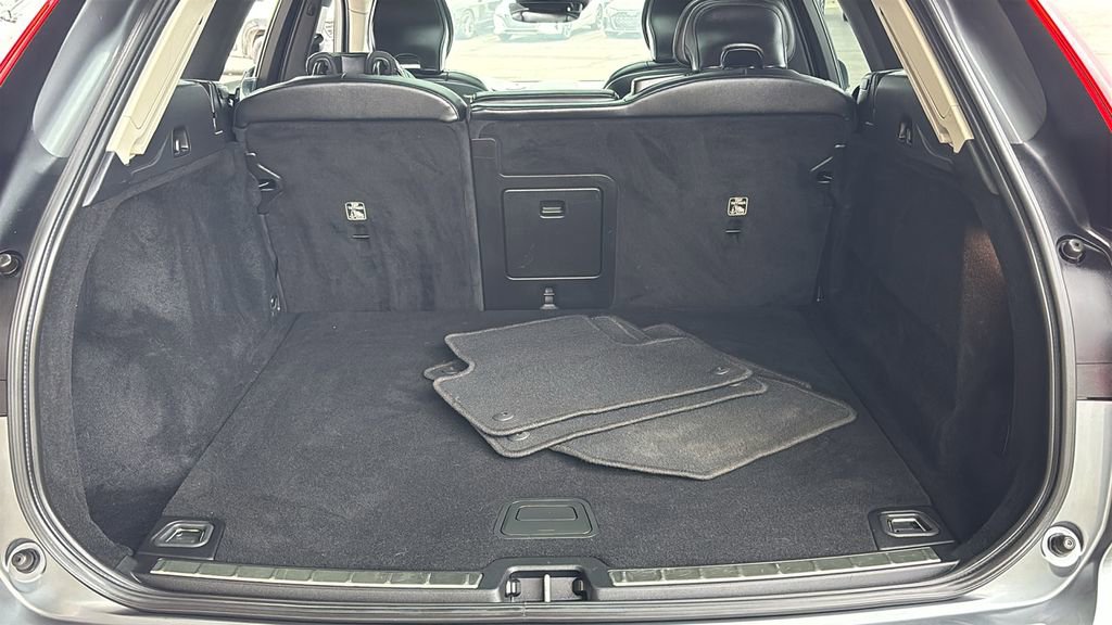 Used 2021 Volvo XC60 T5 Inscription w/ Climate Package image 33