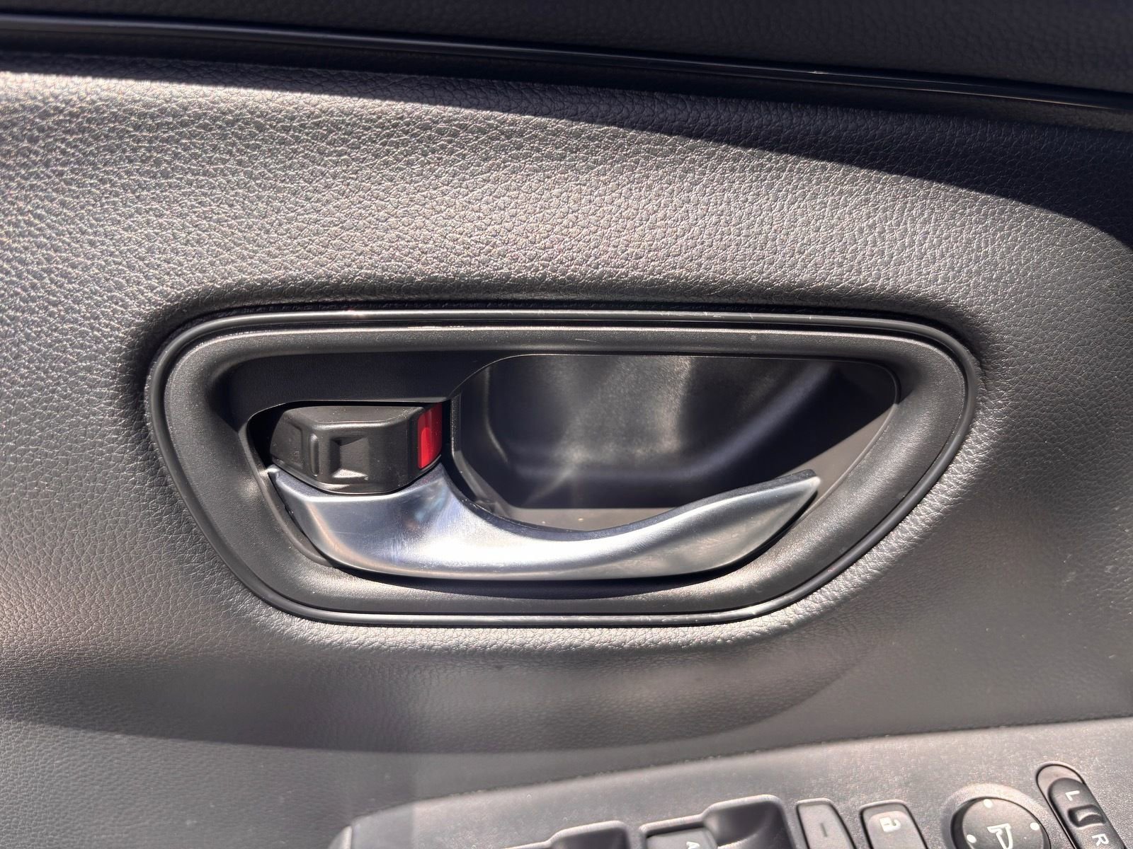 Certified 2025 Honda HR-V LX image 19