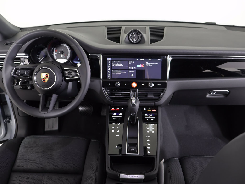 New 2026 Porsche Macan AWD/4WD image 8
