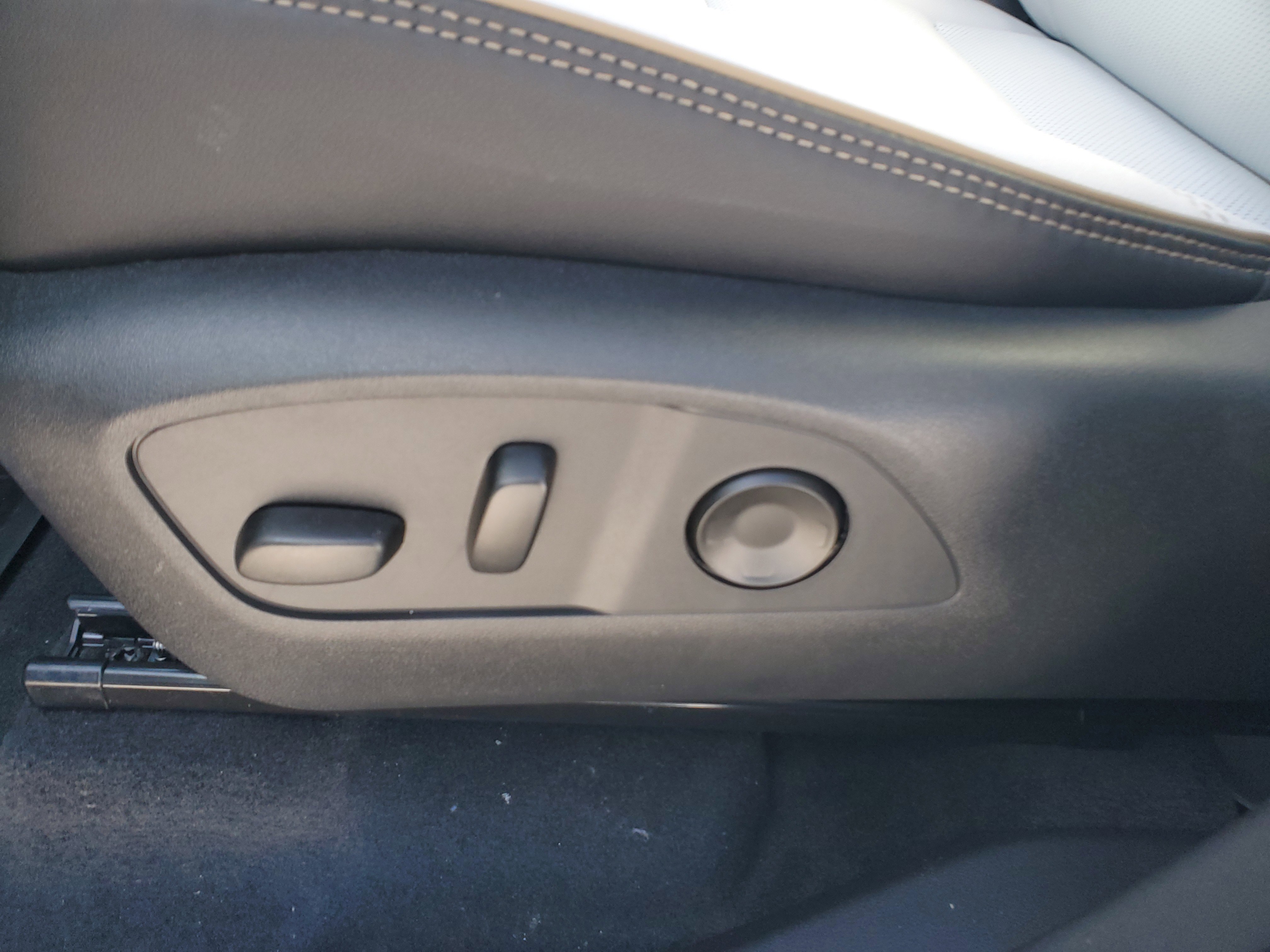 New 2026 Chevrolet Traverse High Country w/ LPO, Floor Liner Package AWD/4WD image 7
