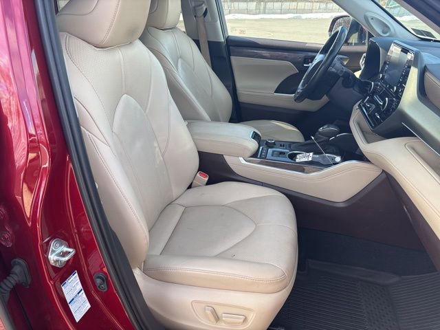 Used 2020 Toyota Highlander Limited image 13
