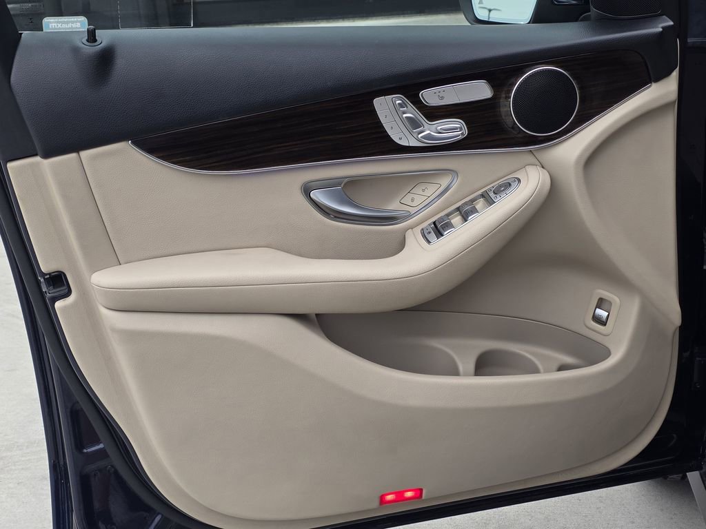 Used 2022 Mercedes-Benz GLC 300 w/ Premium Package Lite image 14