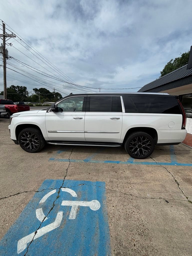 Used 2020 Cadillac Escalade ESV Premium Luxury AWD/4WD image 5