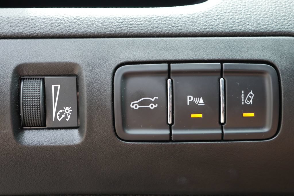 Used 2017 Chevrolet Impala Premier w/ Enhanced Convenience Package FWD image 23