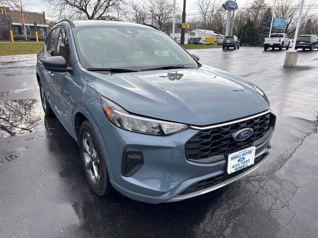 Used 2023 Ford Escape ST-Line image 1