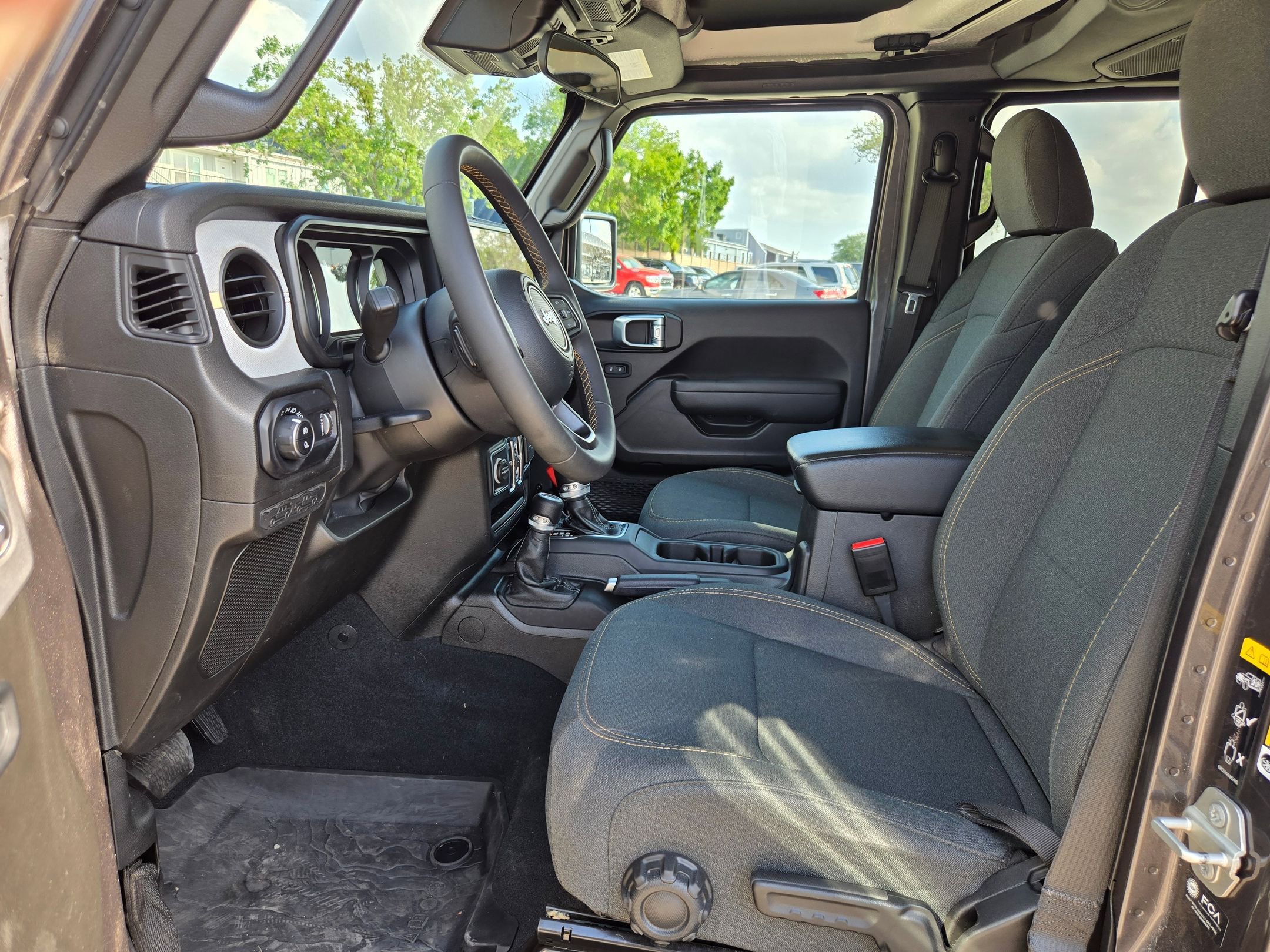 Used 2024 Jeep Gladiator Sport image 9