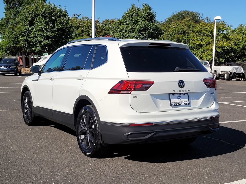 Used 2024 Volkswagen Tiguan SE AWD/4WD image 8