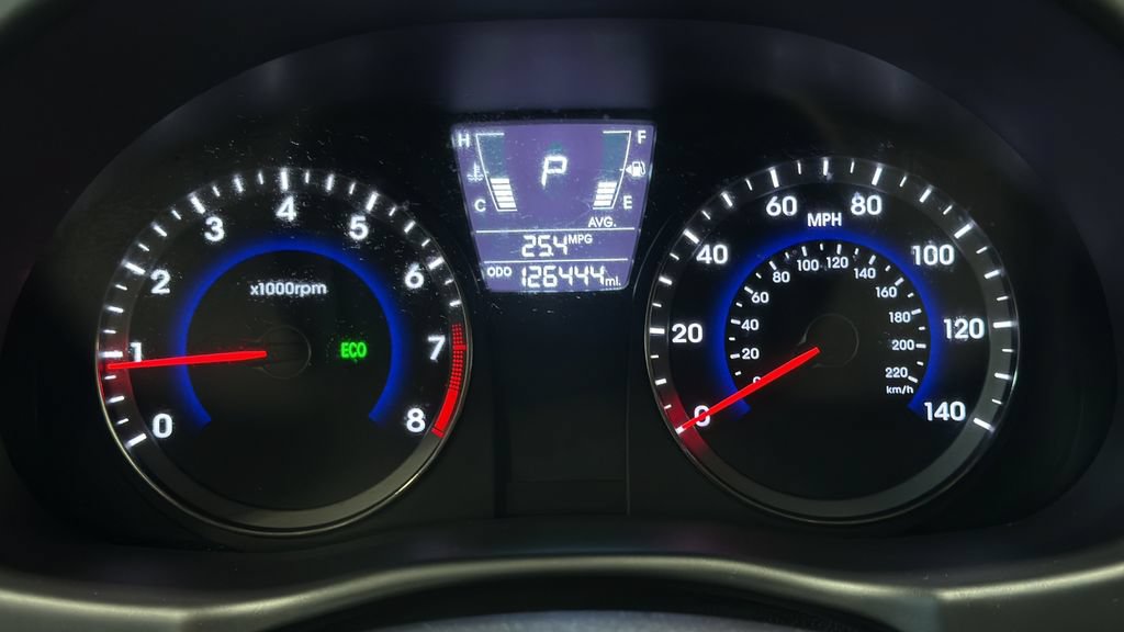 Used 2014 Hyundai Accent SE FWD image 25