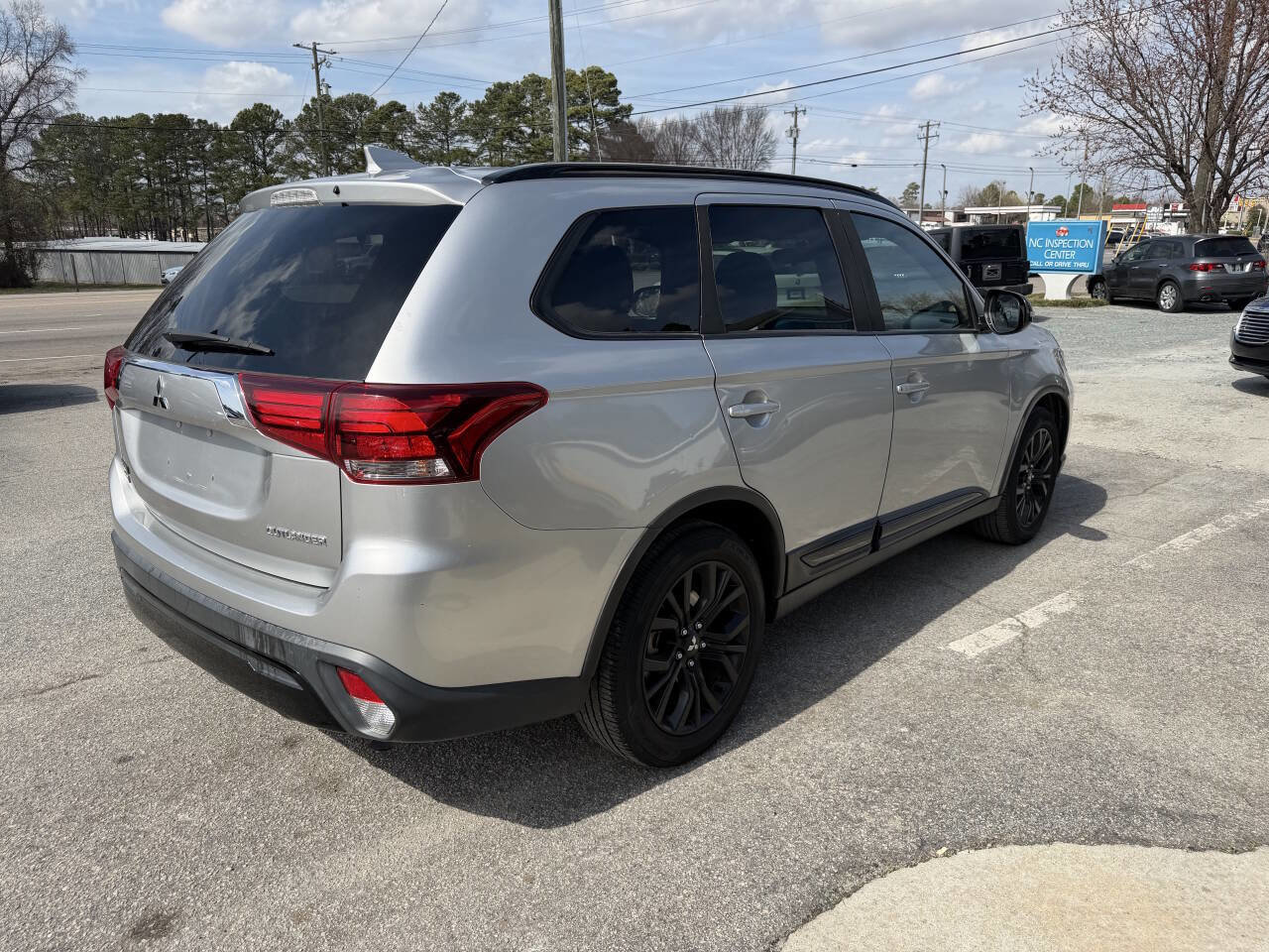 Used 2019 Mitsubishi Outlander LE image 6