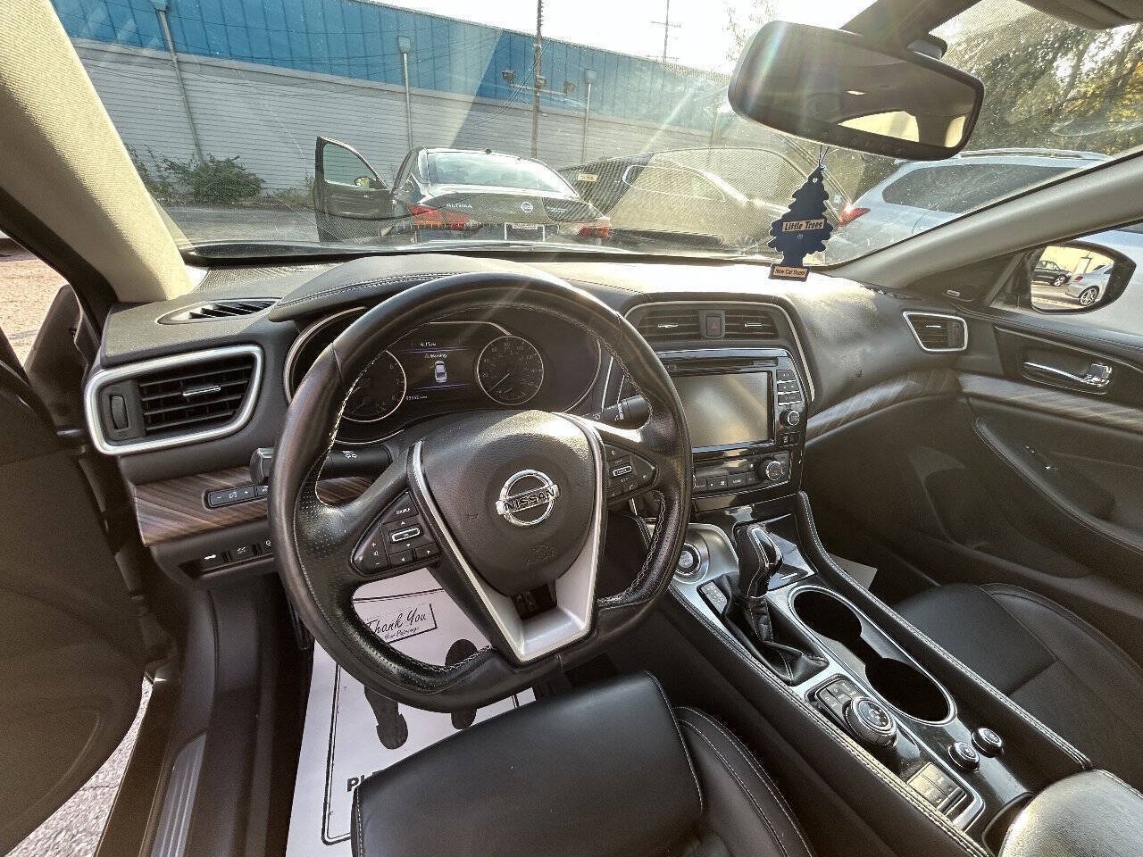 Used 2017 Nissan Maxima Platinum FWD image 5