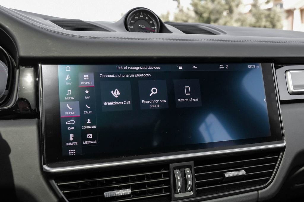 Used 2020 Porsche Cayenne Turbo image 34